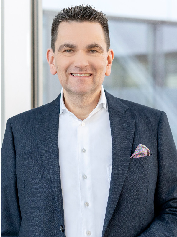 Dr. Stefan Breit