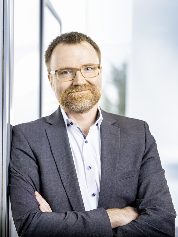 Dr. Carsten L. Herzhoff